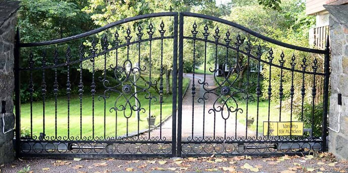 Smidesgrind med dekor orient knorr