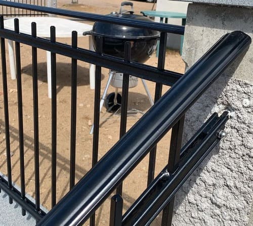 Lunda Smide | Montano Smide | detaljer handledare i trappa