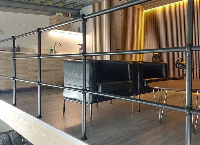 smidesräcke inomhus