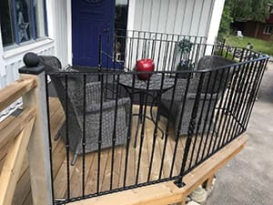 Terrass med räcke i smide